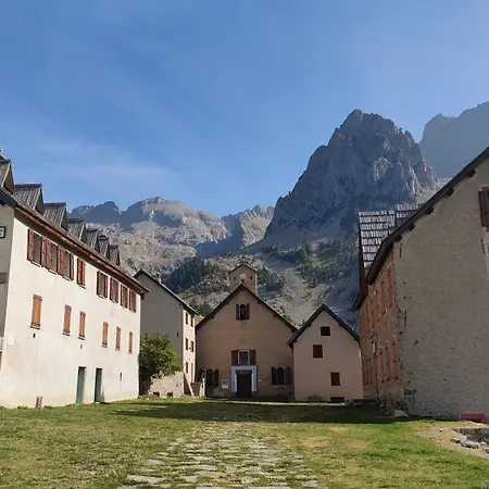 D'hotes Le Grand Bed & Breakfast *